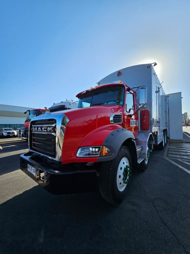 Retiro de camión con unidad lubricadora 8x4 para Grandleasing
